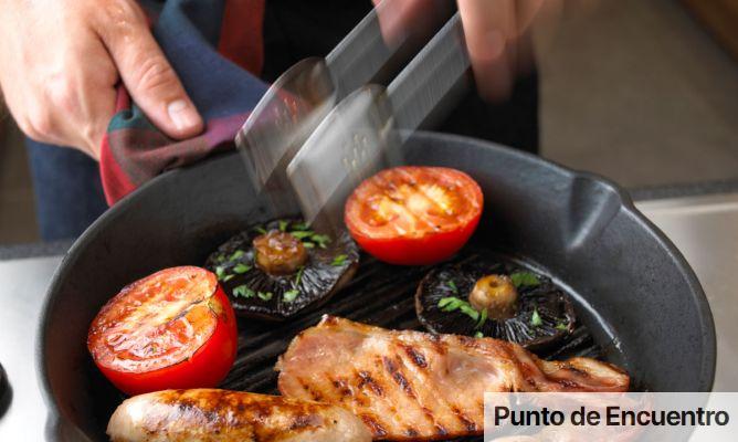 persona-cocinando-a-la-plancha